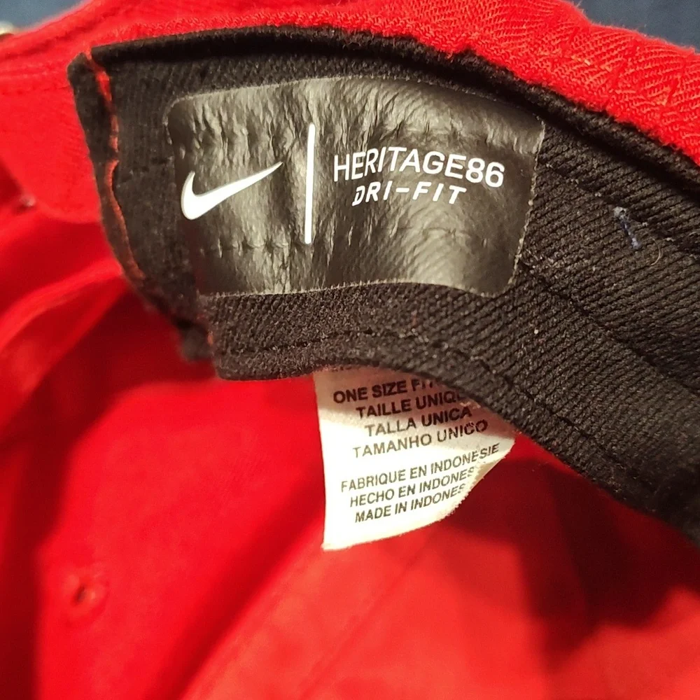 Nike Red Heritage 86 Dri-Fit Baseball Cap